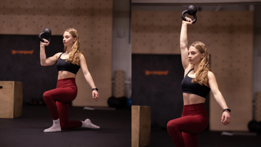 Natalia wykonująca bottom-up press